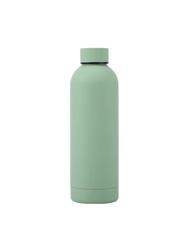 Matte stainless steel water bottle 750ml in green, BPA-free insulated design.